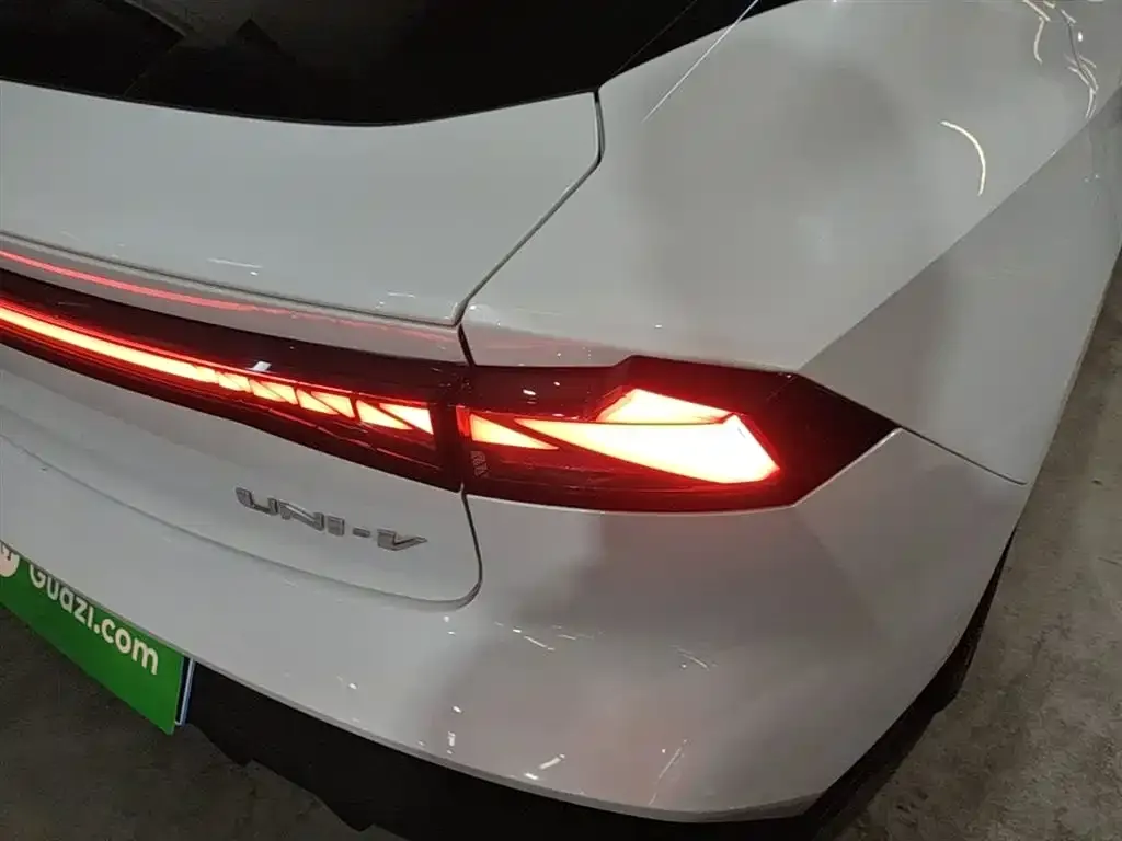 Changan UNI-V 2023 из CN, фото 9