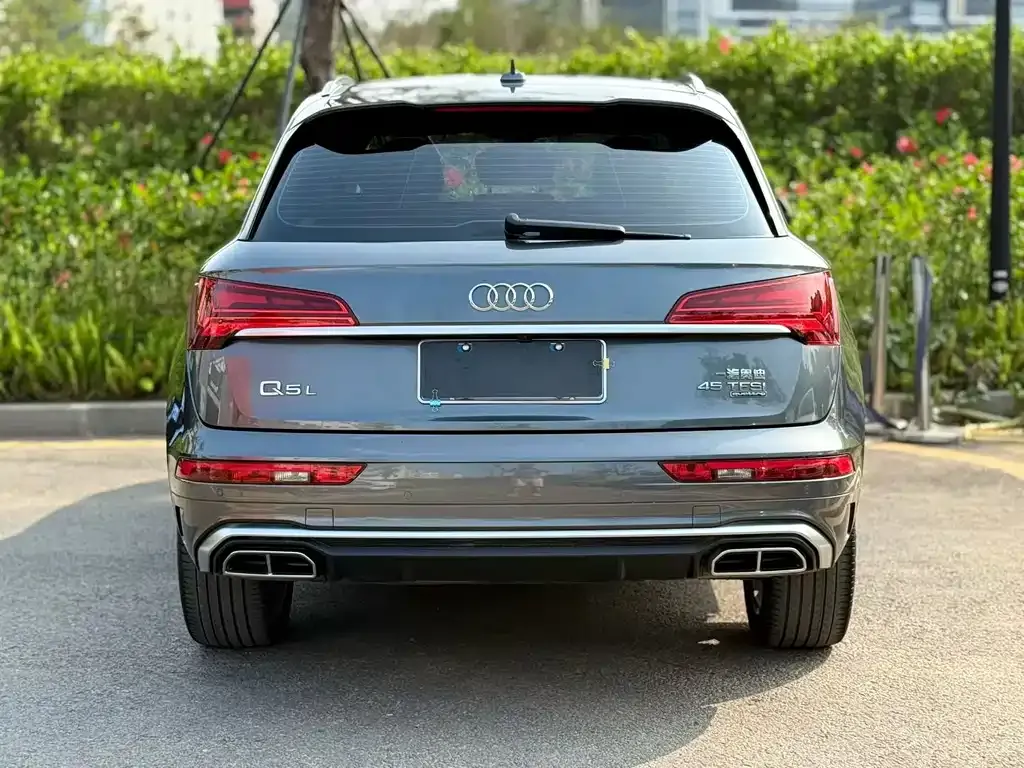 Audi Q5L — фото 3