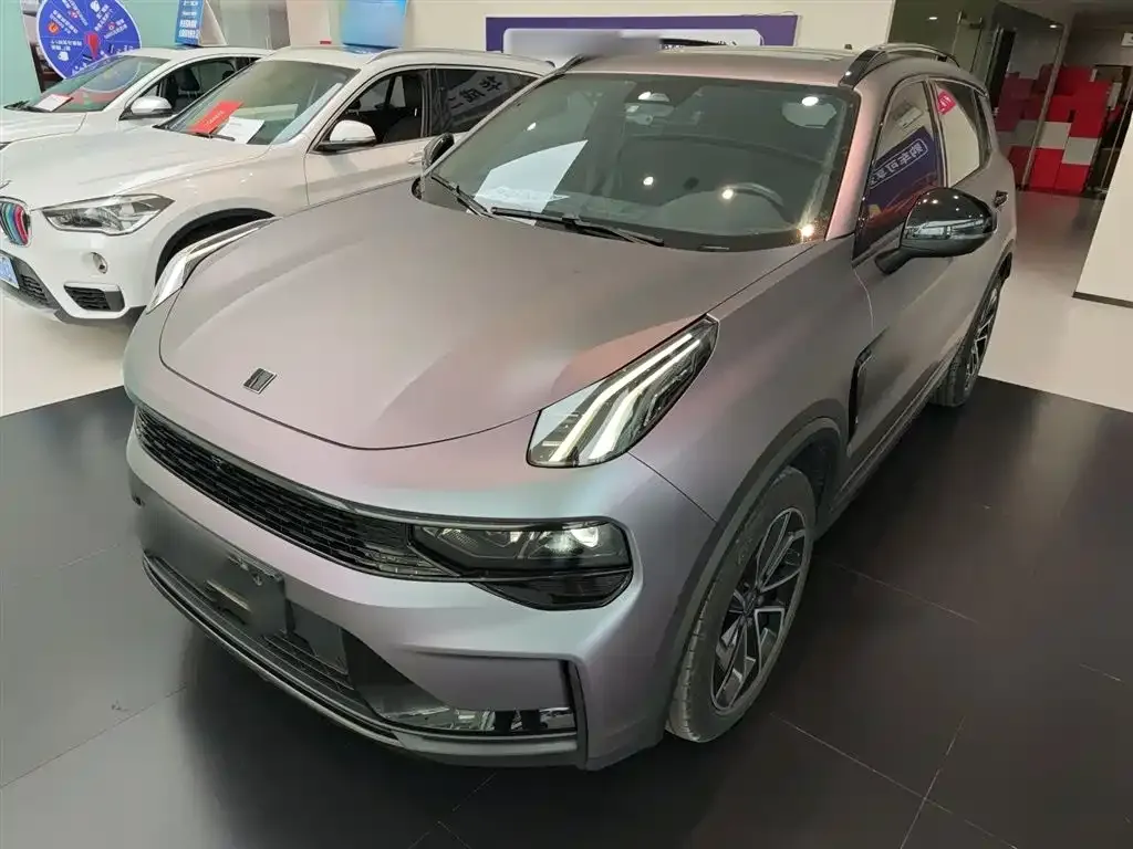 Lynk & Co 01