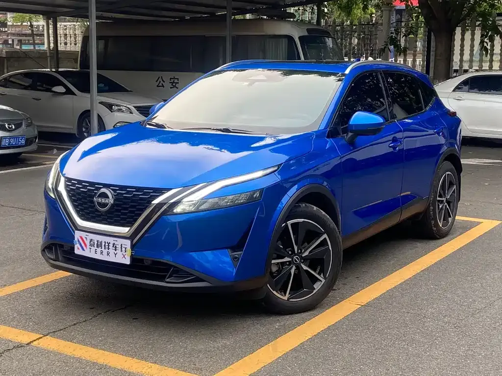 Nissan Qashqai — фото 1