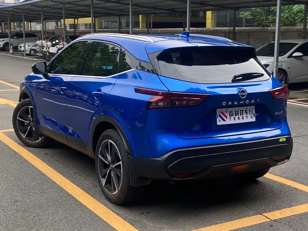 Nissan Qashqai — фото 7