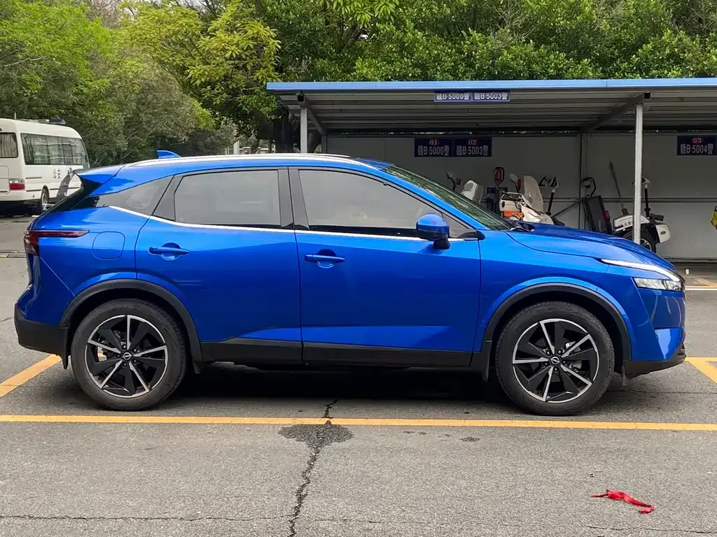 Nissan Qashqai — фото 8