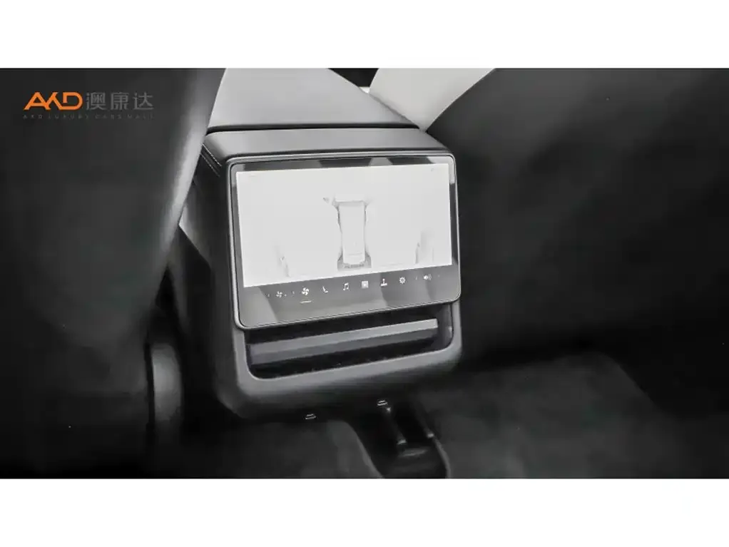 Tesla Model 3 — фото 4