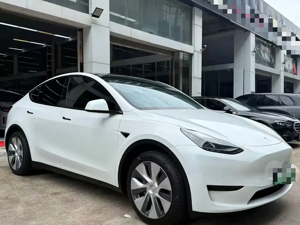 Tesla Model Y — фото 4