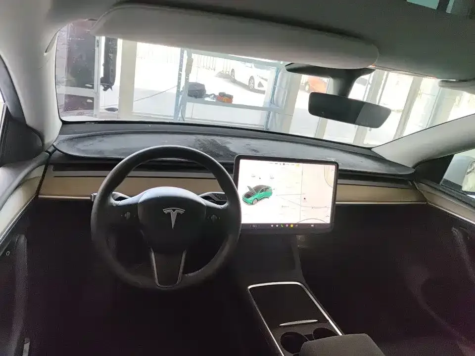 Tesla Model Y — фото 3