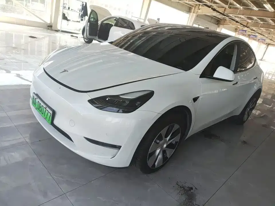 Tesla Model Y — фото 7