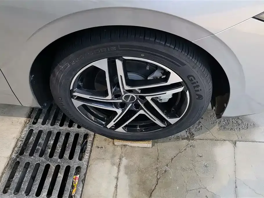 Roewe D7 2024 из CN, фото 6