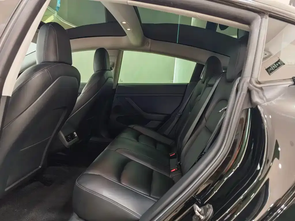 Tesla Model 3 — фото 6
