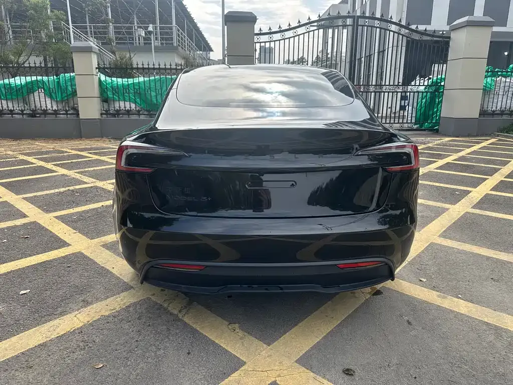 Tesla Model 3 — фото 5