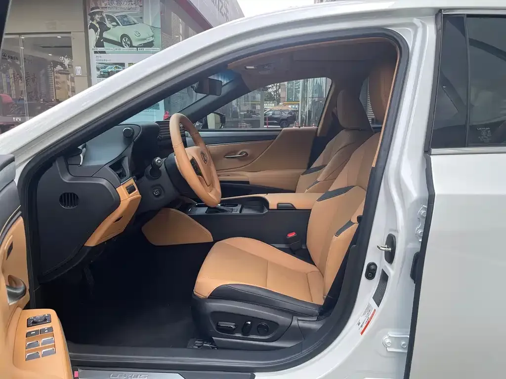 Lexus ES 2025 из CN, фото 8