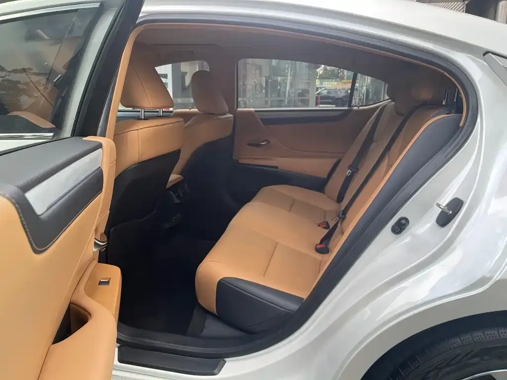 Lexus ES 2025 из CN, фото 9