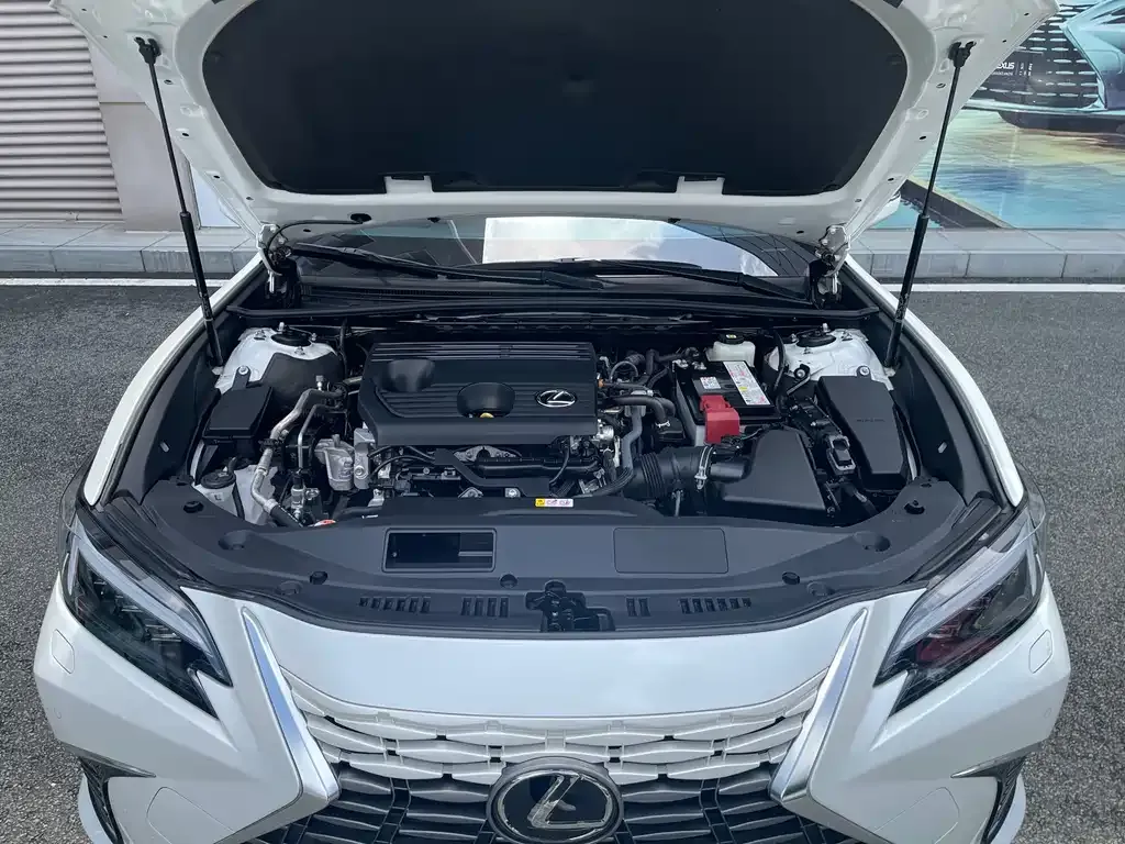 Lexus ES 2025 из CN, фото 5