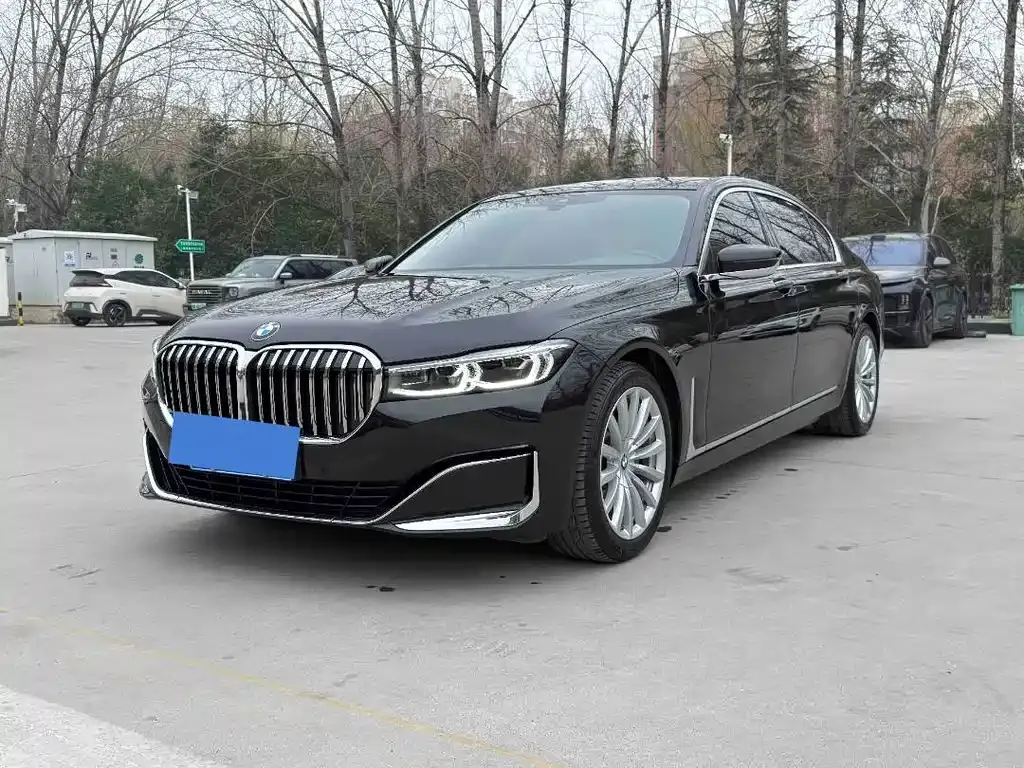 BMW 7 Series — фото 1