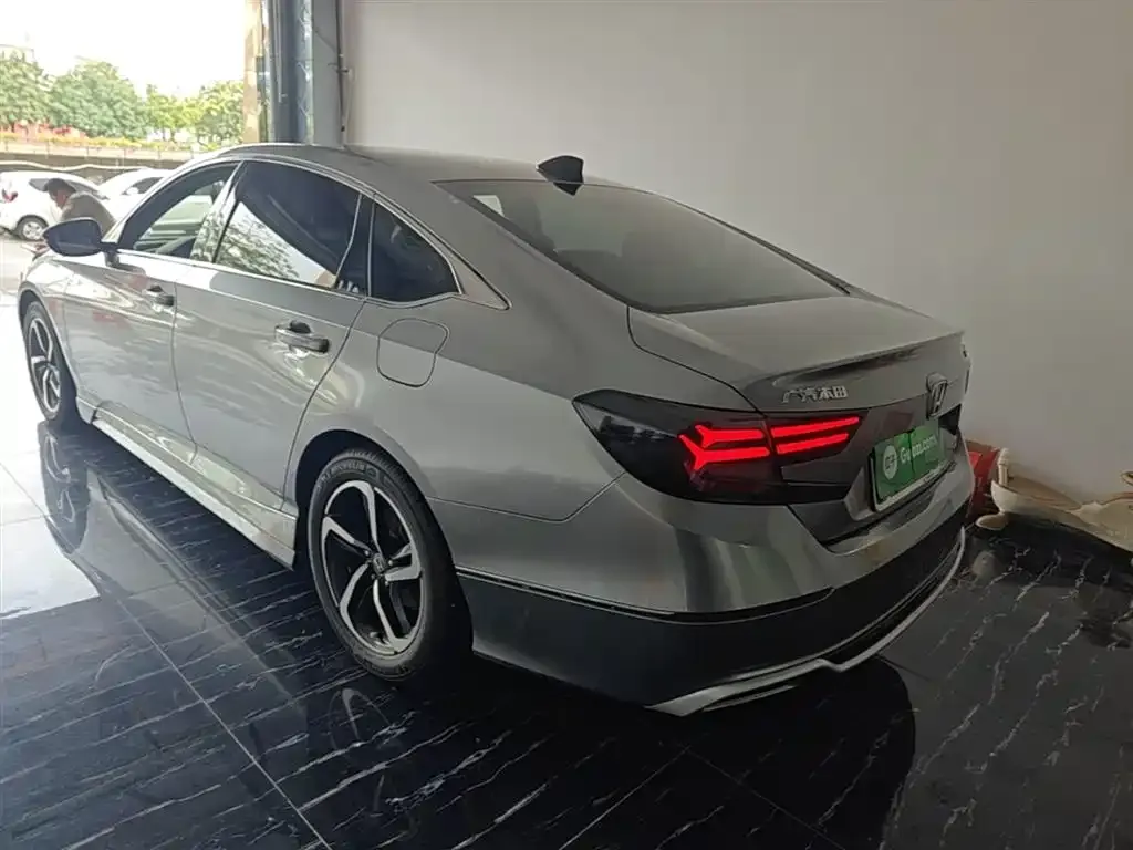 Honda Accord — фото 2