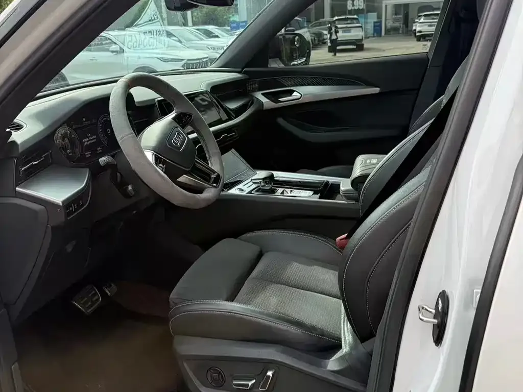 Audi Q6 2025 из CN, фото 2