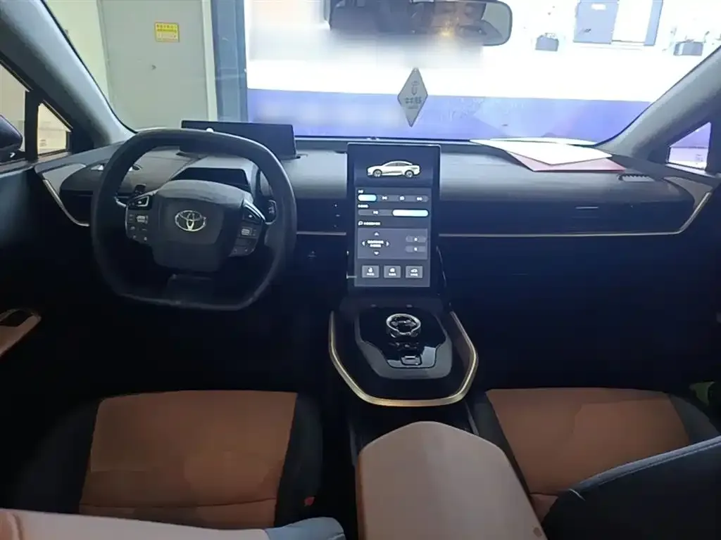 Toyota bZ3 2023 из CN, фото 6