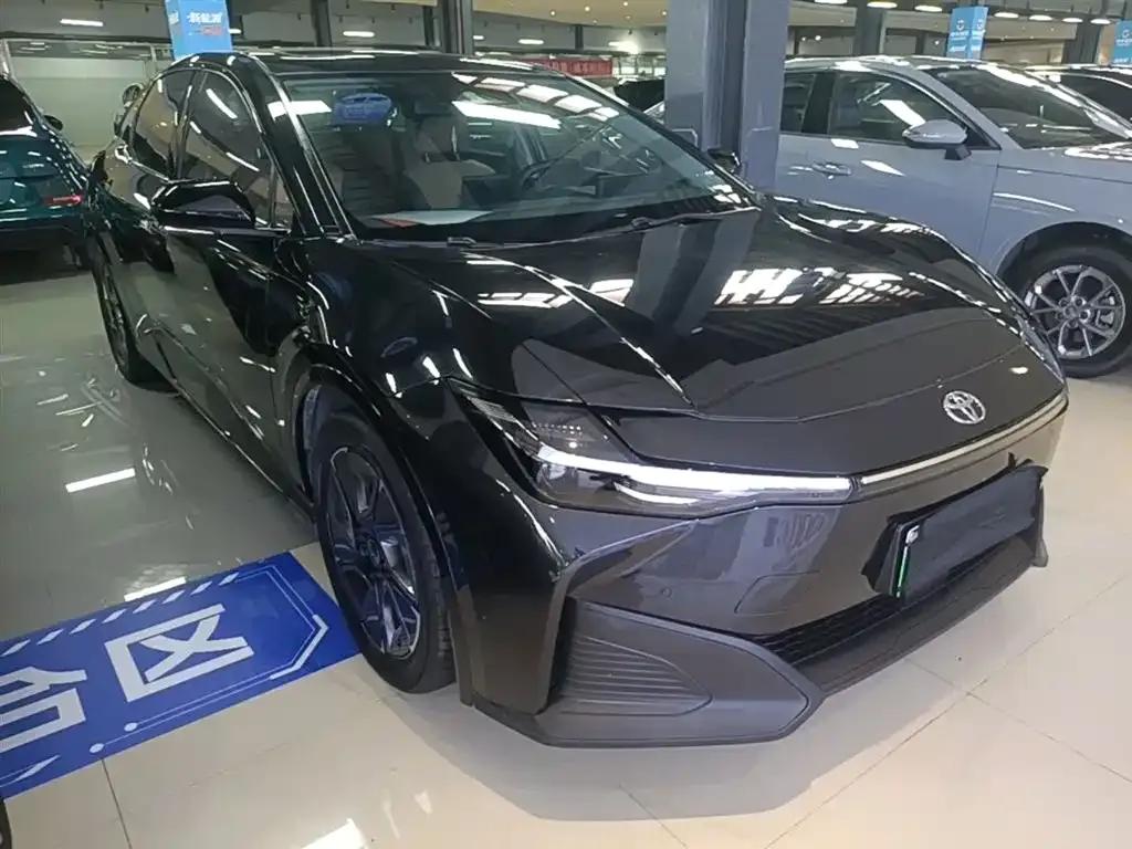 Toyota bZ3 2023 из CN, фото 5