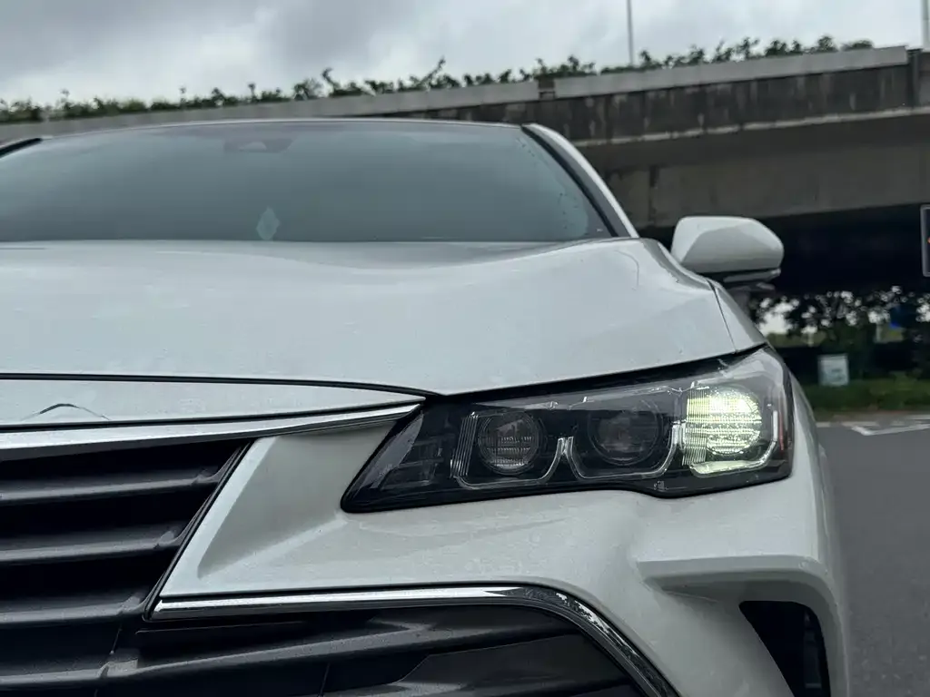 Toyota Avalon 2022 из CN, фото 2
