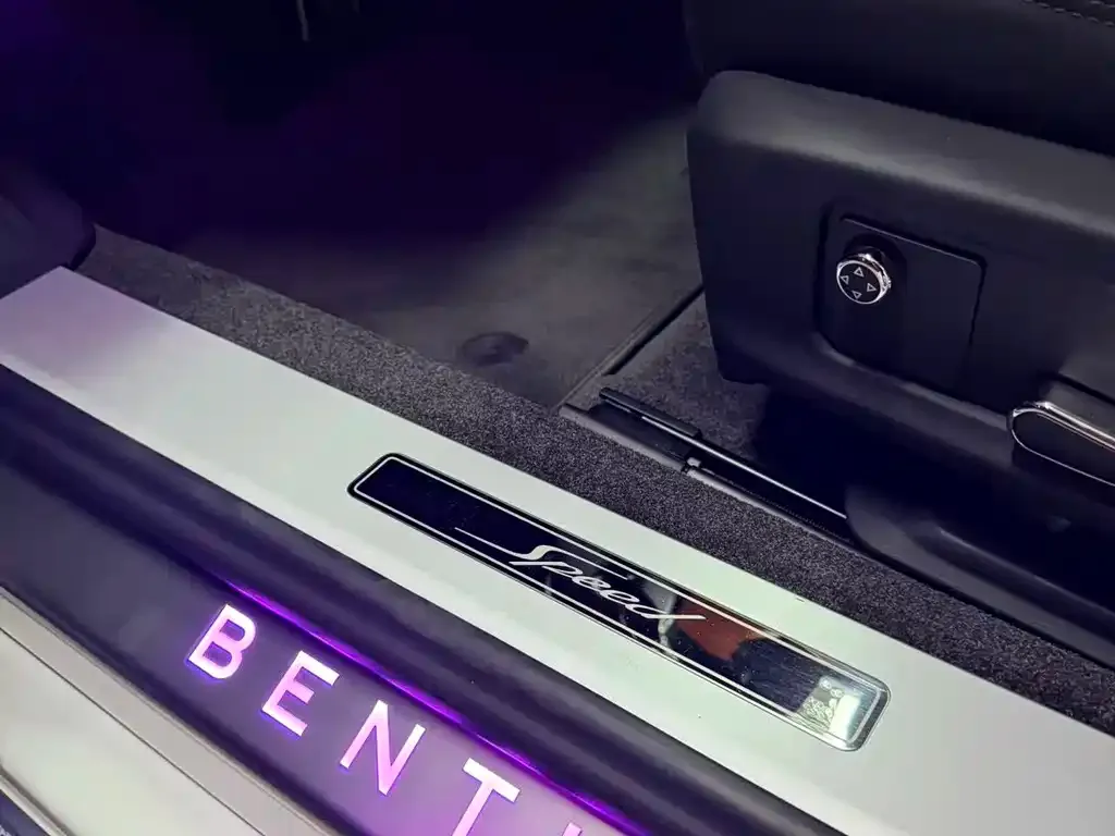 Bentley Continental 2025 из CN, фото 10