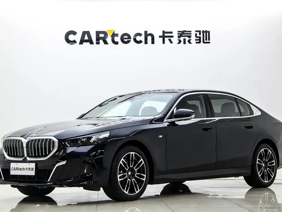 BMW 5 Series — фото 1
