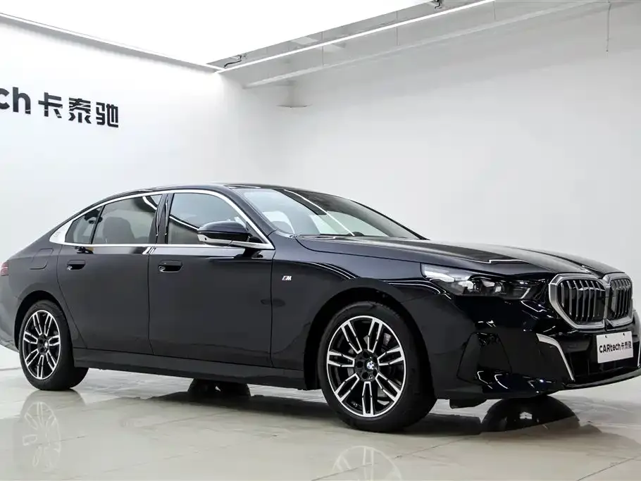 BMW 5 Series — фото 5