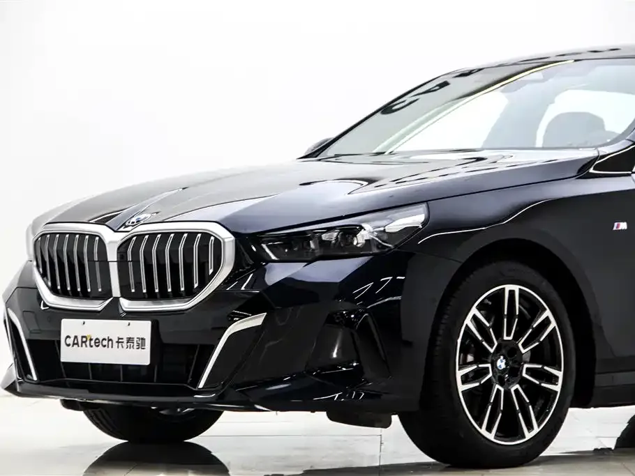 BMW 5 Series — фото 10