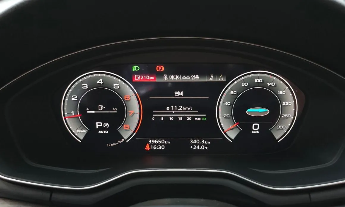 Audi A4 2023 из KR, фото 2