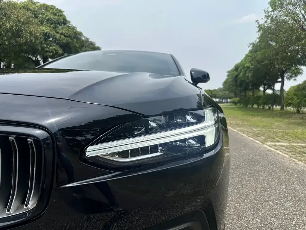 Volvo S90 — фото 3