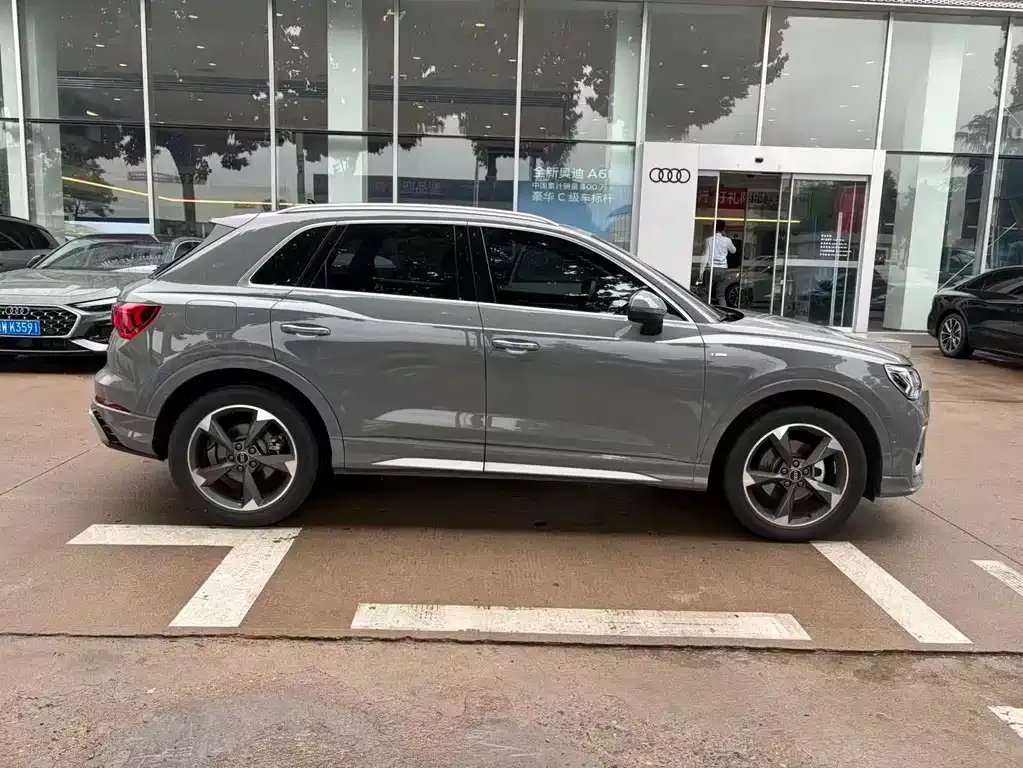 Audi Q3 — фото 8