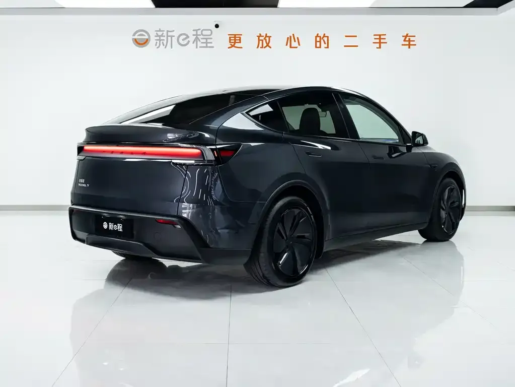 Tesla Model Y — фото 3