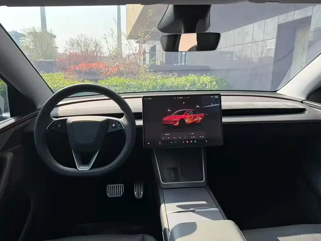 Tesla Model Y — фото 5