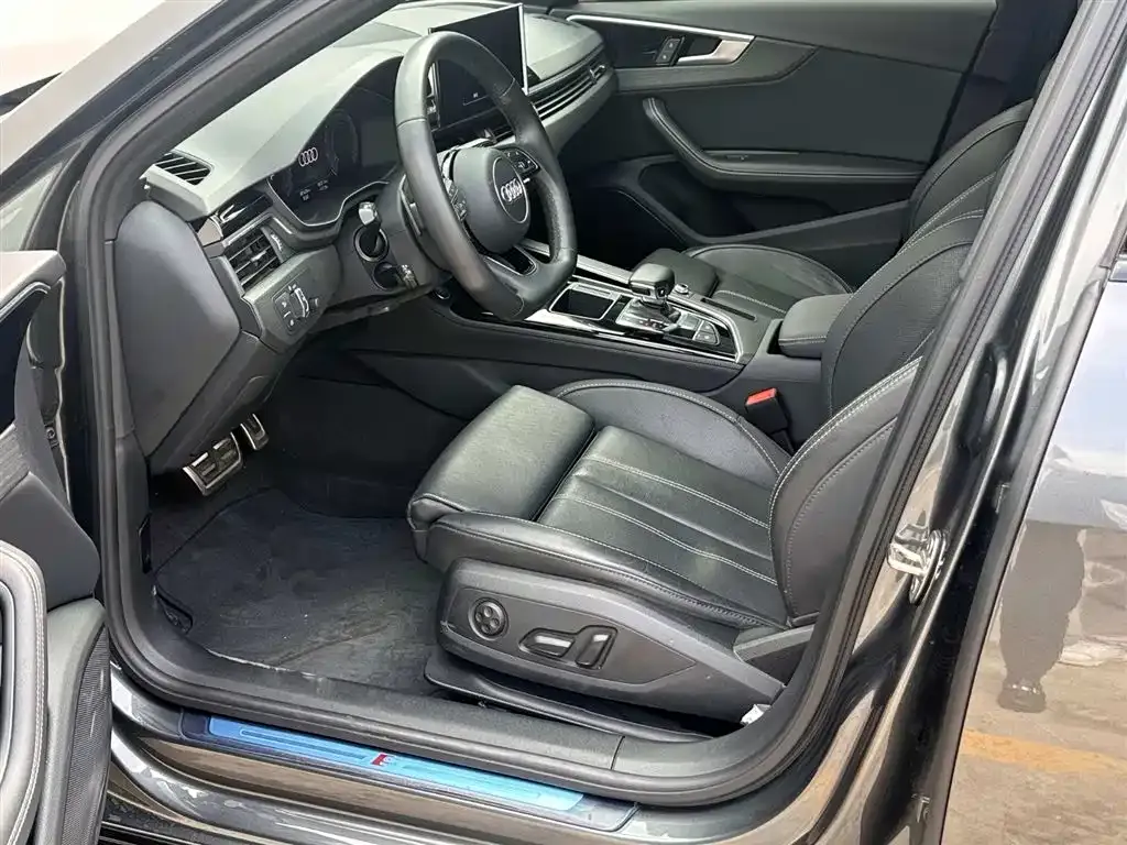 Audi A4L 2024 из CN, фото 4