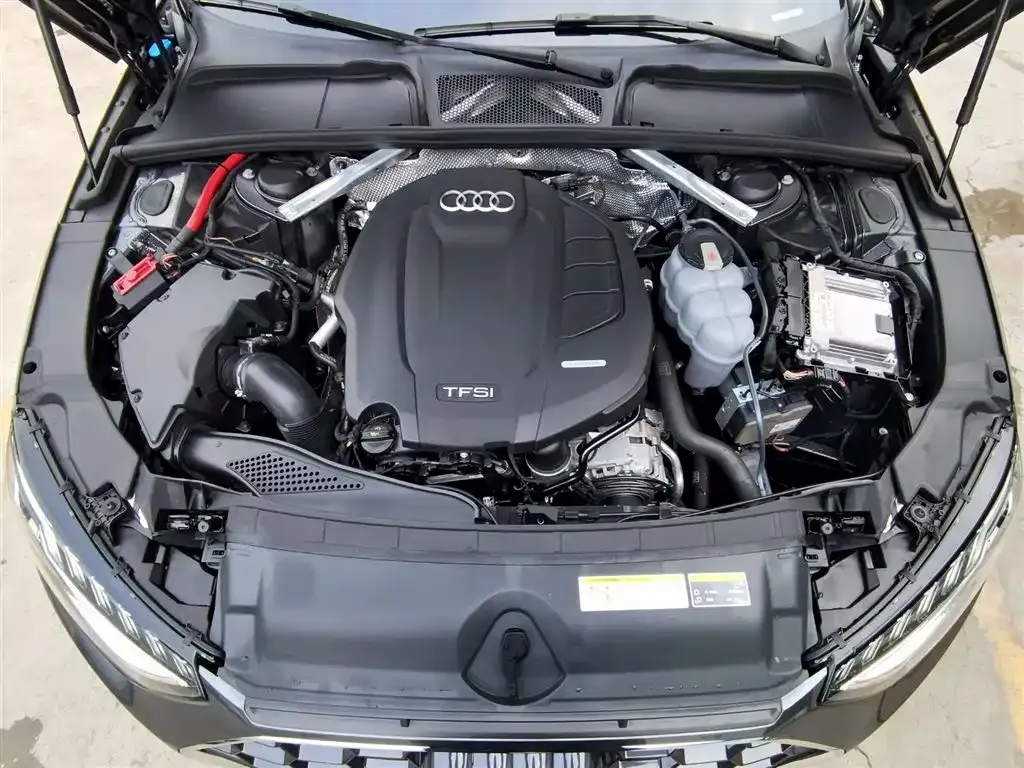 Audi A4L 2024 из CN, фото 7