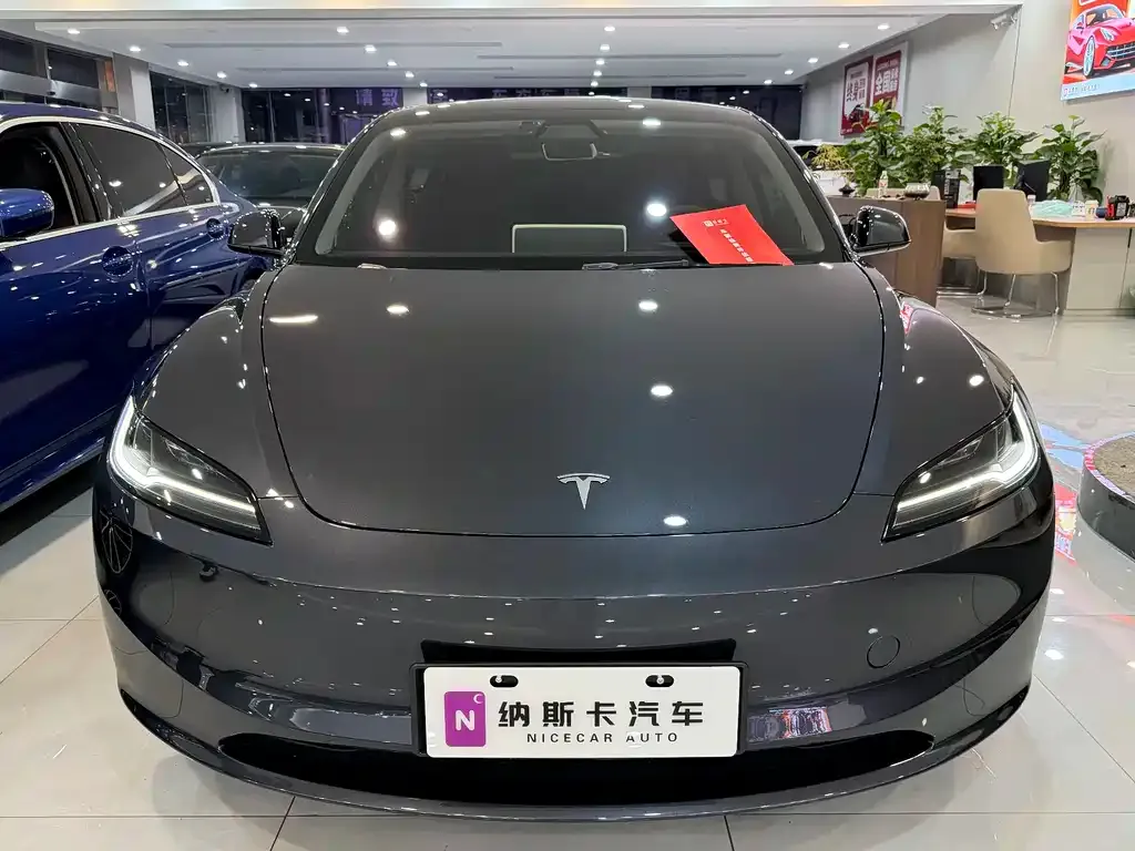 Tesla Model 3 — фото 10