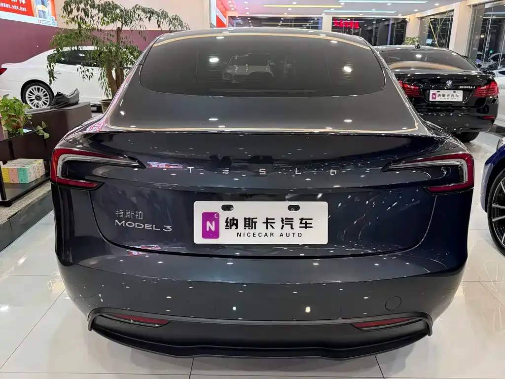 Tesla Model 3 — фото 5