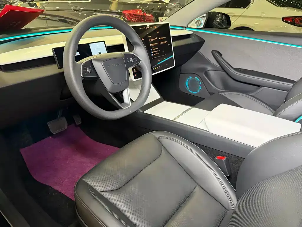 Tesla Model 3 — фото 3