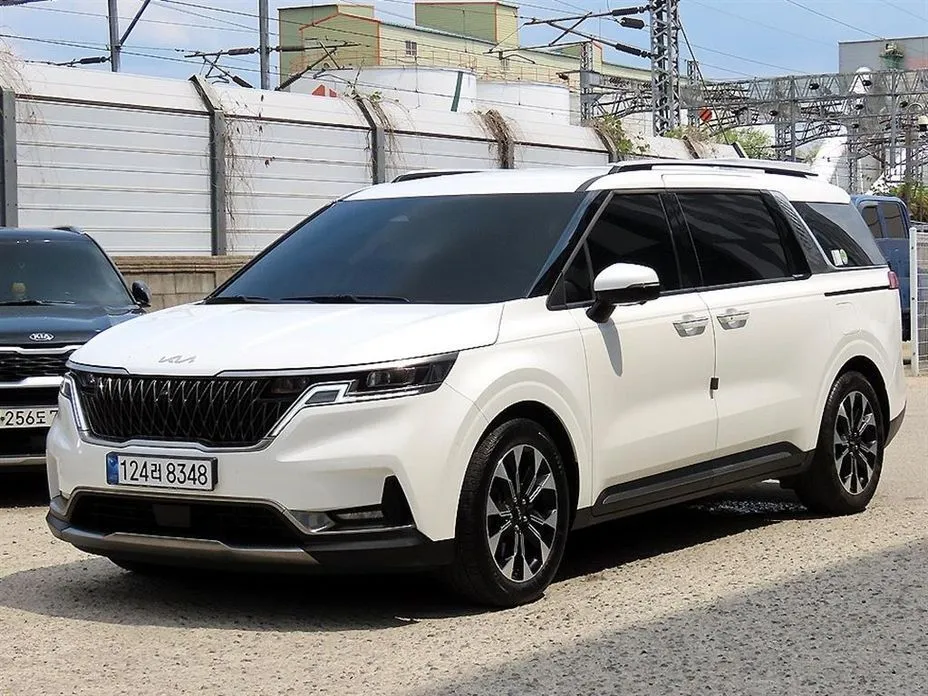 Kia Carnival 2023 из KR, фото 1