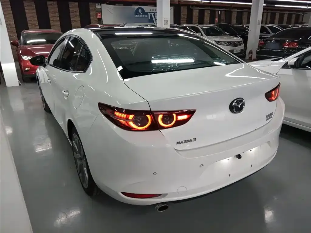 Mazda 3 Axela — фото 10