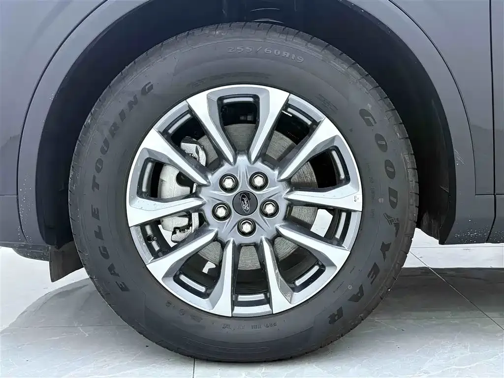 Ford Edge — фото 6