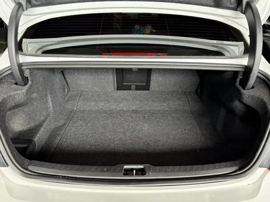 Volvo S60 — фото 10