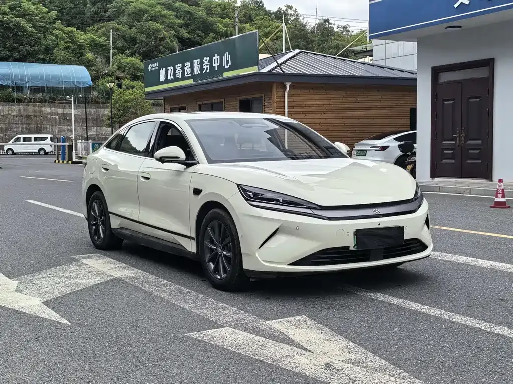 BYD Qin L — фото 9