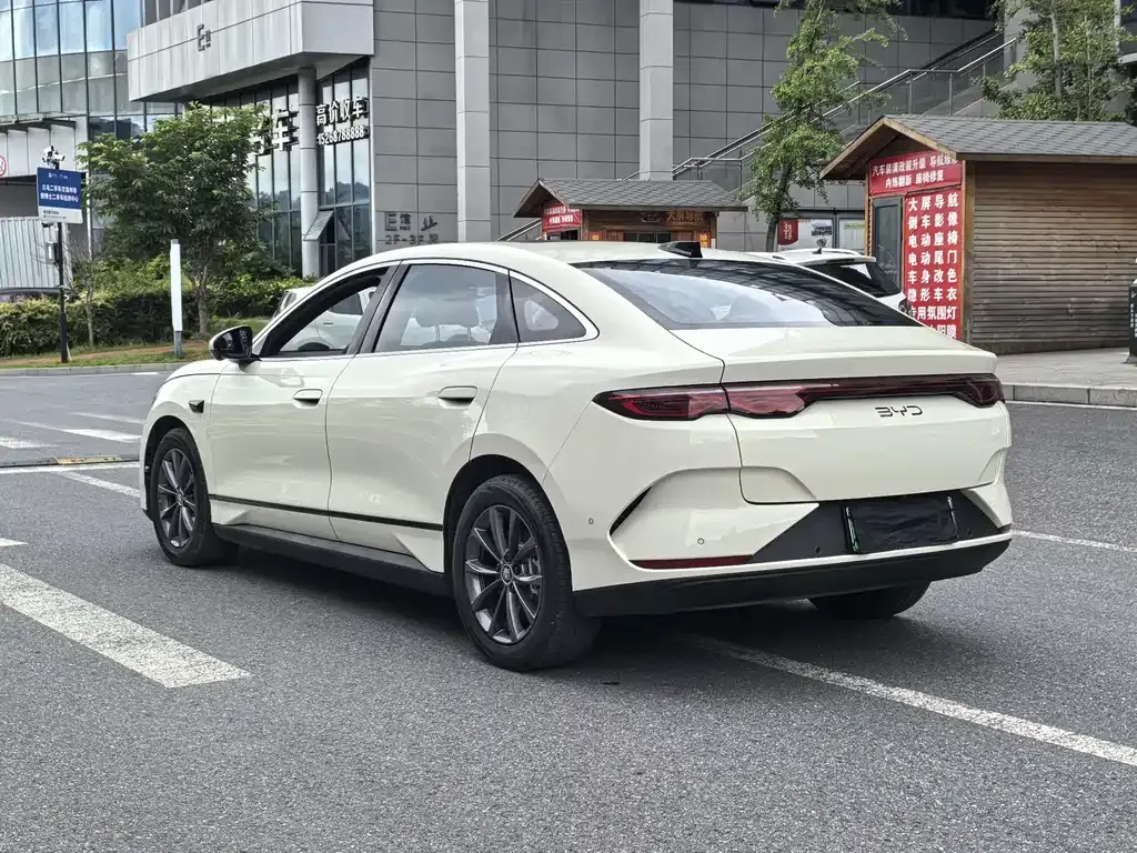 BYD Qin L — фото 8