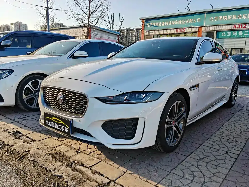 Jaguar XEL — фото 1