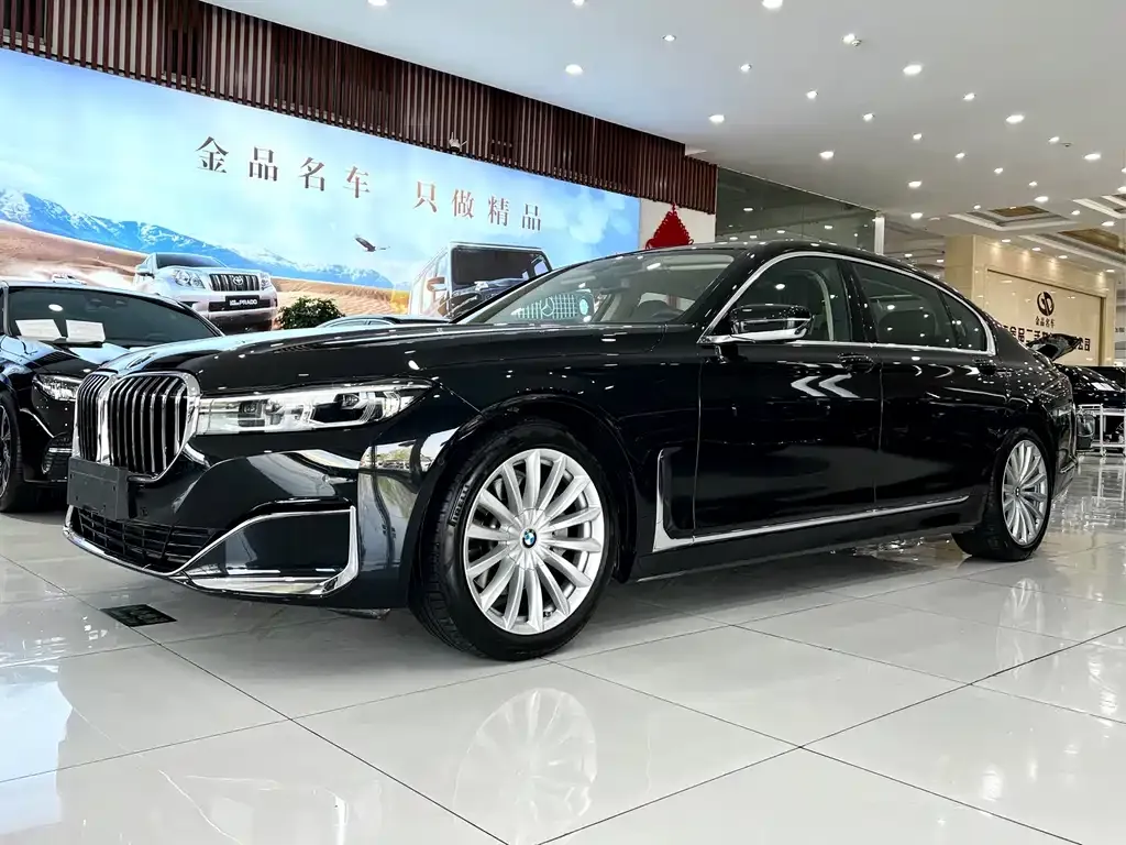 BMW 7 Series — фото 1