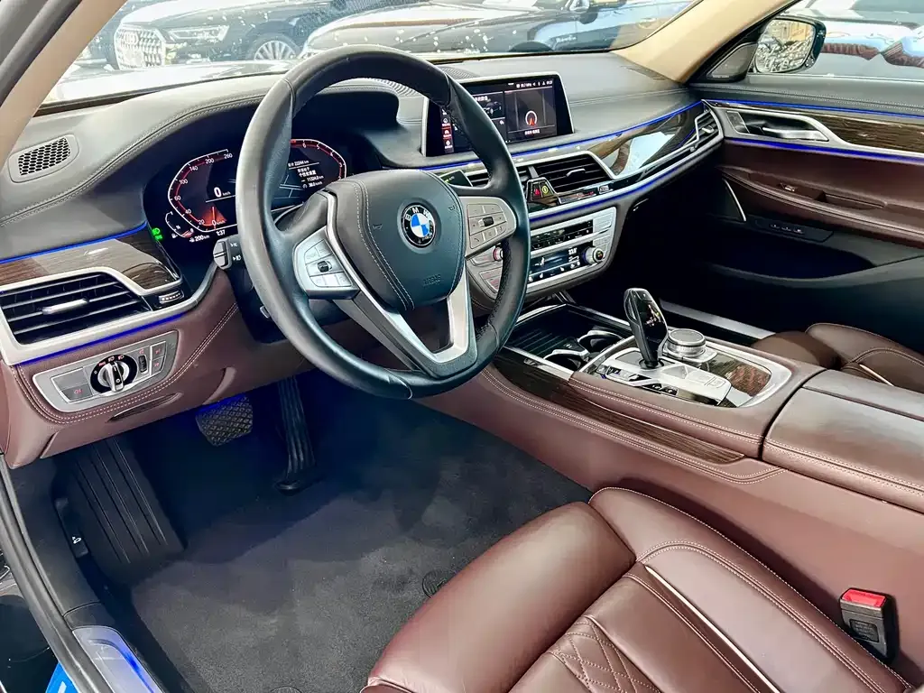 BMW 7 Series — фото 4