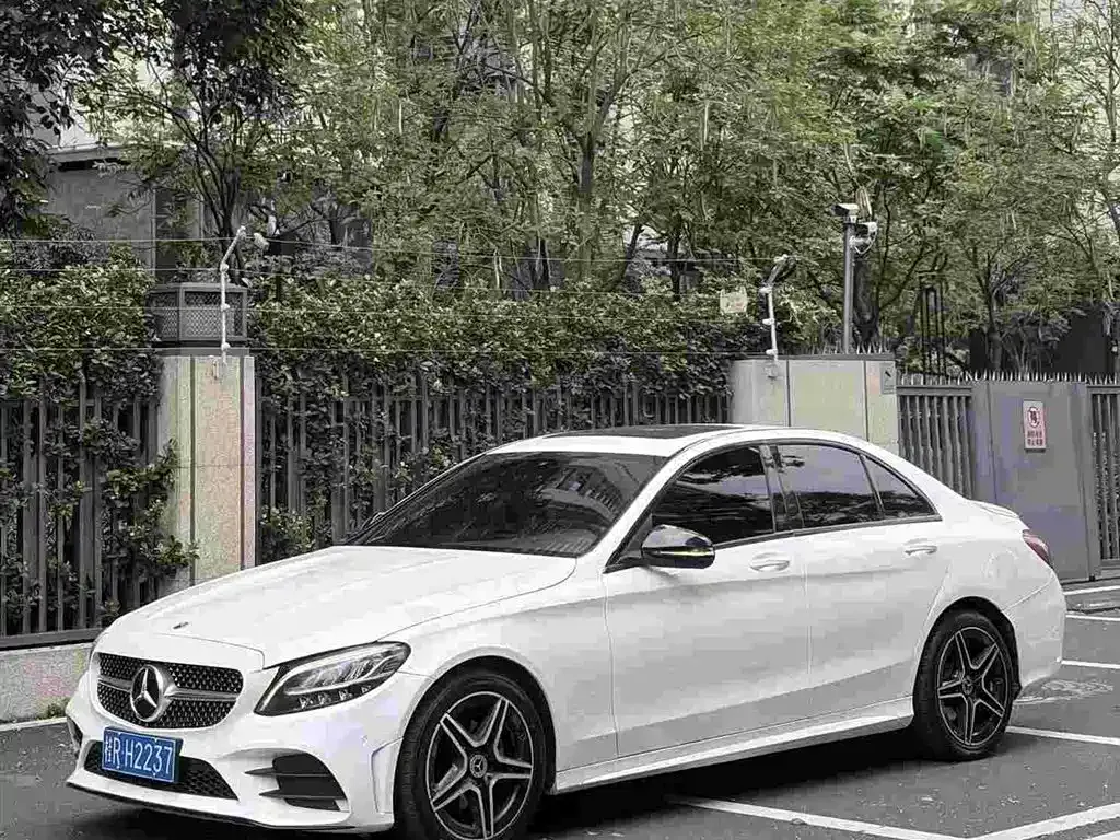 Mercedes-Benz C-Class — фото 1