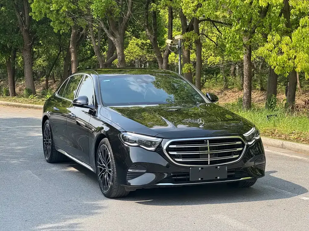 Mercedes-Benz E-Class — фото 9