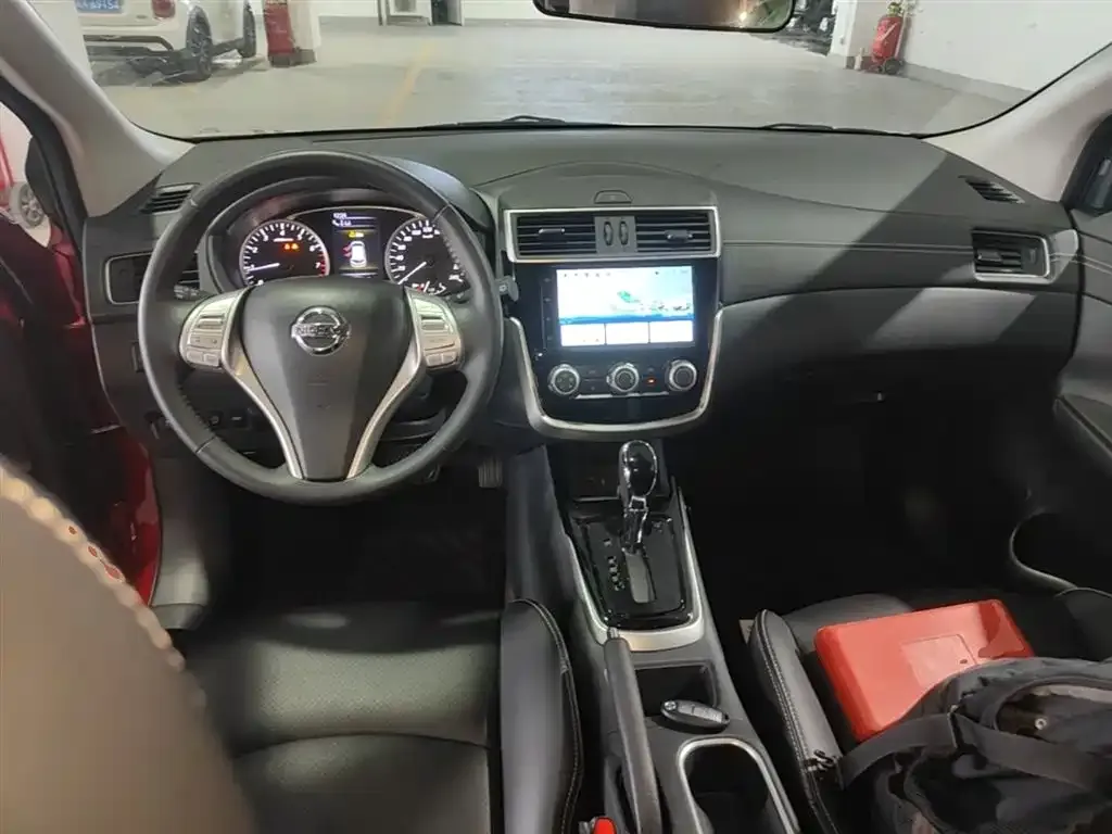 Nissan Tiida 2023 из CN, фото 3