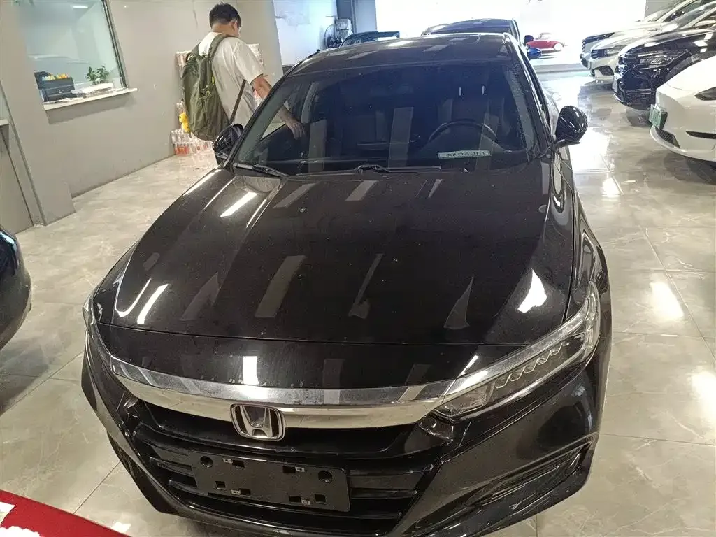Honda Accord — фото 4