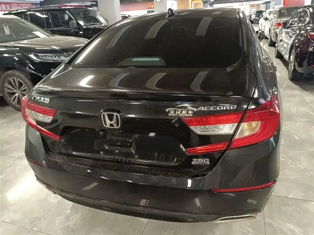 Honda Accord — фото 8